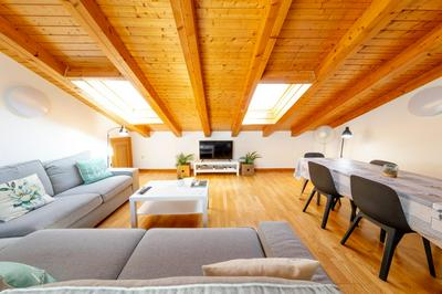 RENOVADO - Ático Plaza Herradores, céntrico y con Wifi