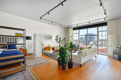 Chic NYC Style Loft: Urban Elegance