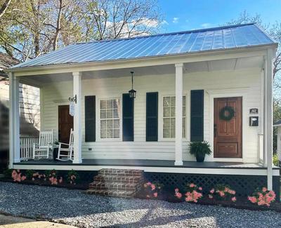 Creole Cottage - 2 Bed, 1 Bath, Pet Friendly with Fee, Walk to Downtown, Grill, Washer & Dryer