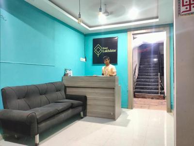 Lakhdatar Inn - 1km From Baba Dham Area