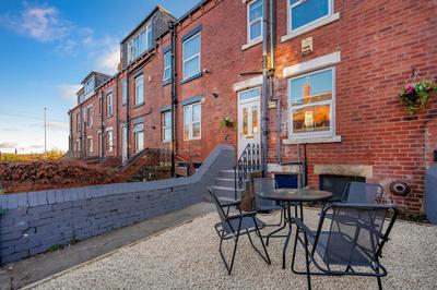 RAA12s For your relaxed and Cosy stay with Free Parking