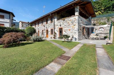 Residenza Jasmine Yellow Apartment
