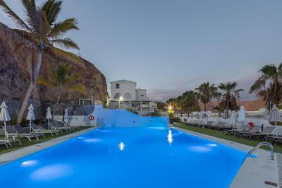 2BR Terrace House - Pool & Solarium