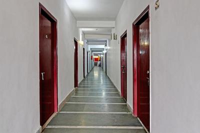 Hotel O by OYO Red Rose Near Noapara Metro Station