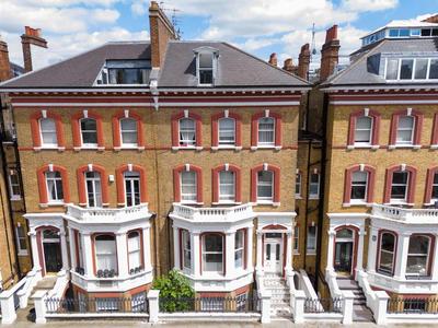 LONDONERS - It's South Ken, Darling!