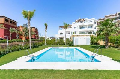 Modern 2 bed apt in Casares