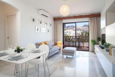 Delightful Apartment with Picturesque Views