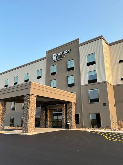 Riverstone Suites by Cobblestone Hotels - Chippewa Falls