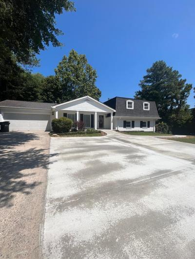 4-bedroom Duplex with AC and WiFi in Dalton GA