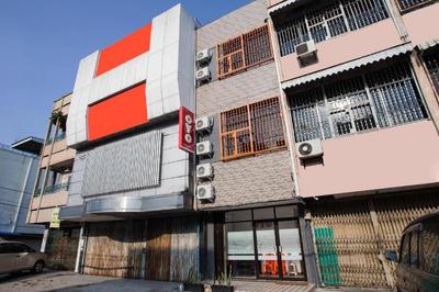 OYO 2720 Sutomo Inn