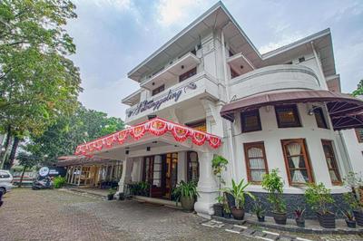 Bumi Sawunggaling Hotel