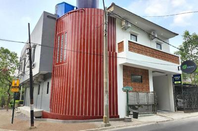 Urbanview Hotel Syariah E Home AEON Sentul City