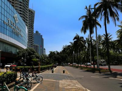 BaoHua Harbour View Hotel