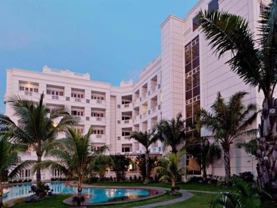 Lewis Grand Hotel