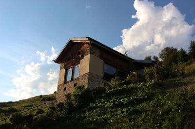 Tabià di Francesca - fienile tra le montagne silenziose