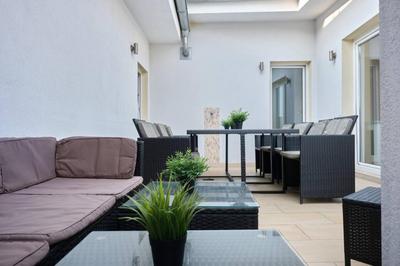 Stylish I 5 minutes to U1 Reumannplatz I 15 min to city center