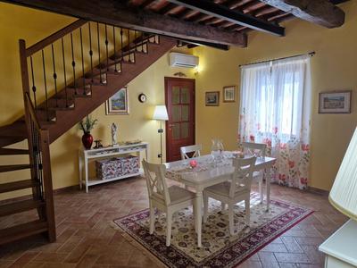 Country Apartment with View of the Tuscany Hills