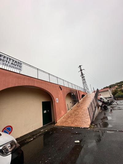 FRONTE MARE-PISCINA- PISTA CICLABiLE