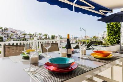 The Daisies - sunny, modern 2 bedroom apartment