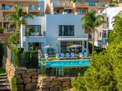 New Luxury 4br Villa Pool, Bbq