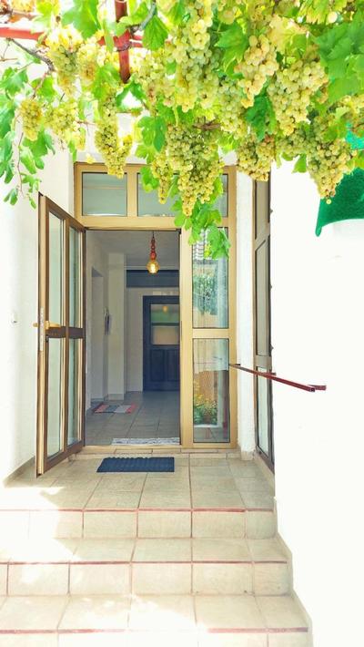Holiday House Jure