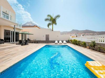 Stunning villa Mila in Madroñal, heated pool