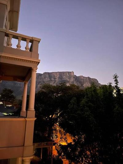 Art Deco apartment in Cape Town
