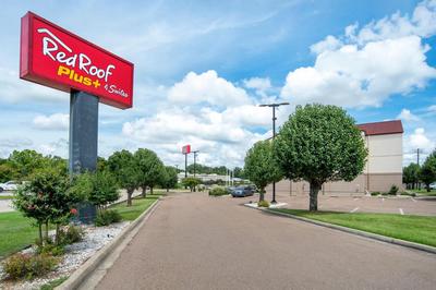 Red Roof Inn PLUS & Suites Vicksburg