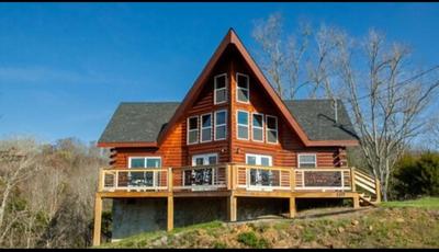 Beautiful Spacious Cozy 3-Bedroom New Cabin in Sevierville With Wi-Fi