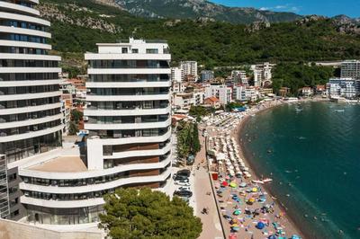 Rafailovici beach amazing apartment