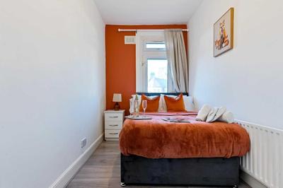 Large 2 Bedroom Pad in South London