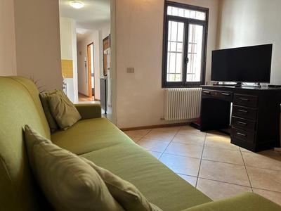 Welc-ōM Battisti Cozy Flat