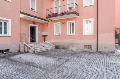 HOST4U - MENOTTI Apartment in Brescia City with Parking