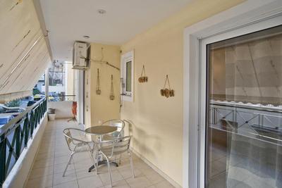Seaside Spacious 2 BR, 2BA, Sea view Apt