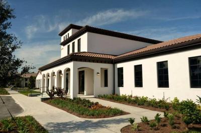 Dluxx Dream Vacation 8 miles from Disney 8877