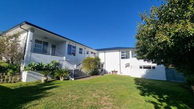 Beautiful 4 bedroom home overlooking the ocean in Somerset West Cape Town