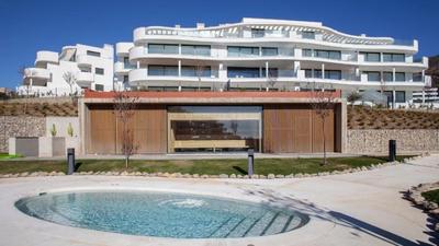 ViVi Homes - Higueron Premium Wellness, Sauna, Pool & Hot tub