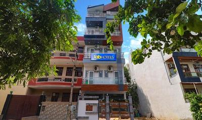 FabHotel Star Corporate Suite - Nr Medanta Hospital