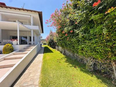 Beachfront Villa Indigo