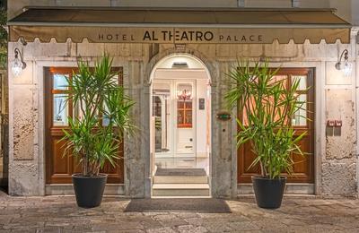Al Theatro Palace