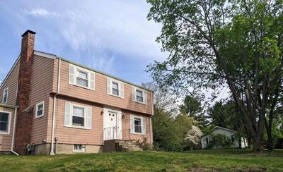 Spacious 4 bedroom home with large yard