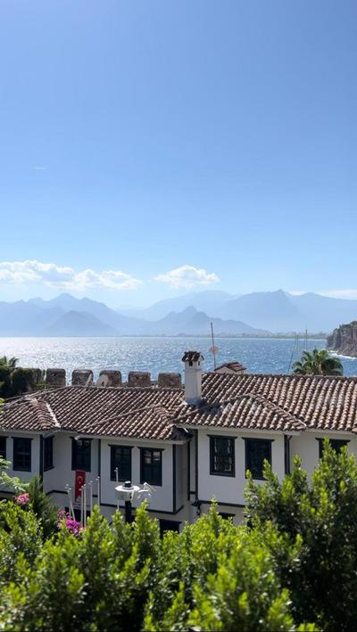 Oldies Hotel Cafe Bistro