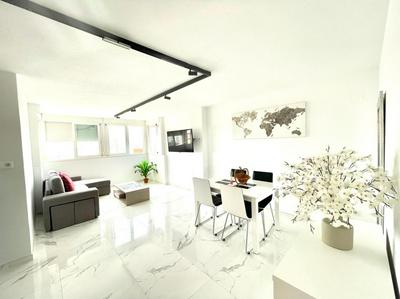 Moderno y amplio apartamento en Rincón de Loix