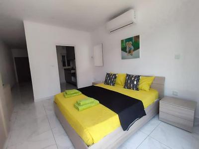 Studio Apartment with a balcony