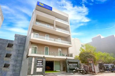 FabHotel Aerosky - Nr Yashobhoomi Convention Centre