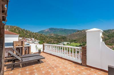 Traditional House In Benahavis Village