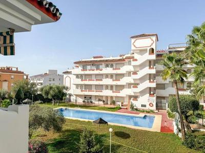 Peaceful 1 bedroom in Torremolinos, pool & views