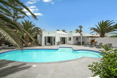 Dazzling Playa Blanca Villa 4 Bedrooms Villa Nagini Sun Terrace Hot Tub
