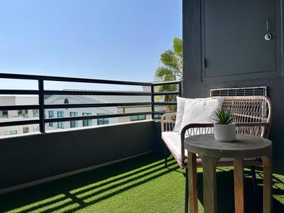 Stunning 2BD 2BTH Apt in Santa Monica!