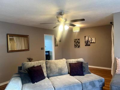 Central 3-Bed 1,5-Bath Fresno Cottage with Yard